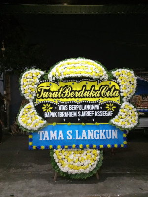 Papan Bunga Duka di Keagungan
